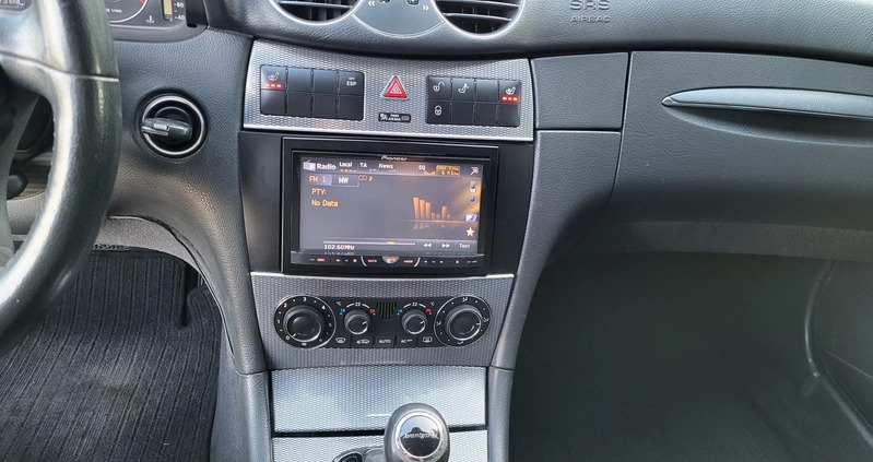 Mercedes-Benz CLK cena 15800 przebieg: 240000, rok produkcji 2004 z Janikowo małe 704